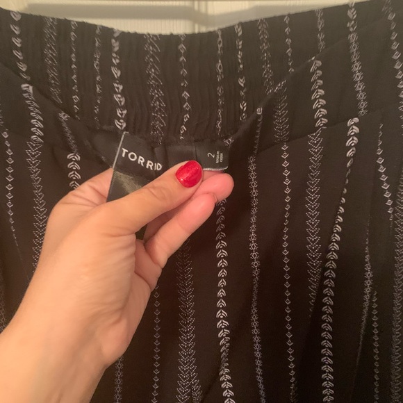 Torrid Crepe pants - Picture 4 of 5